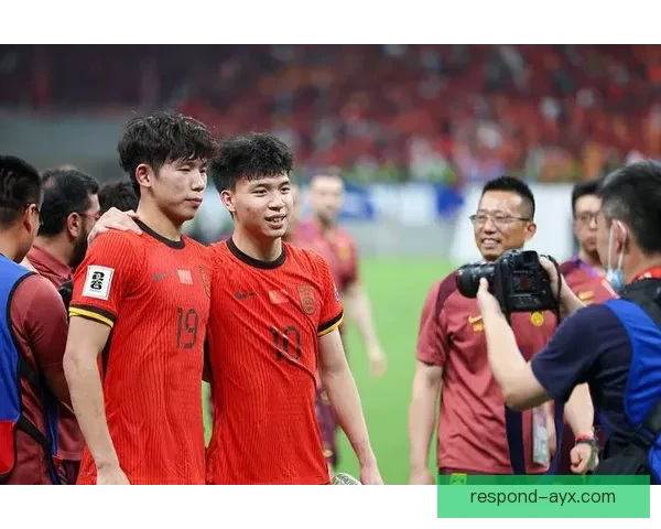 国足绝地反击力克强敌晋级亚洲杯四强创历史新篇球迷沸腾全场欢呼