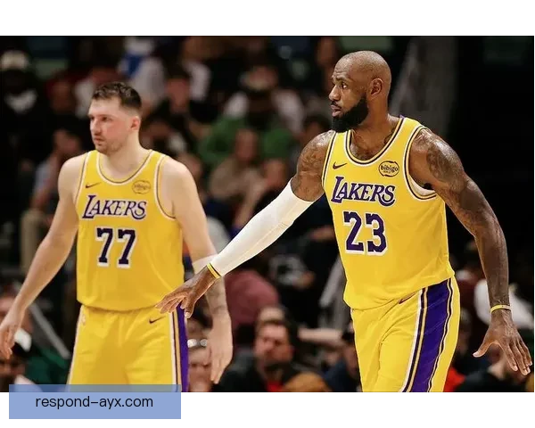 詹姆斯率湖人逆转勇士重返西部前三关键时刻统治攻防两端